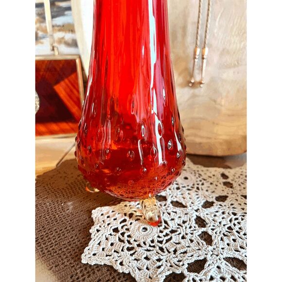 Vintage L.E. Smith Amberina 3-Toed Footed Stretch Swung Bud Vase – Mid-Century M - Picture 4 of 5